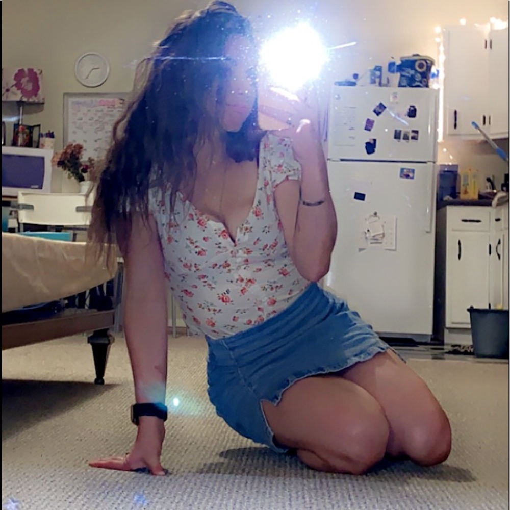 Meet your Posher, Kayla